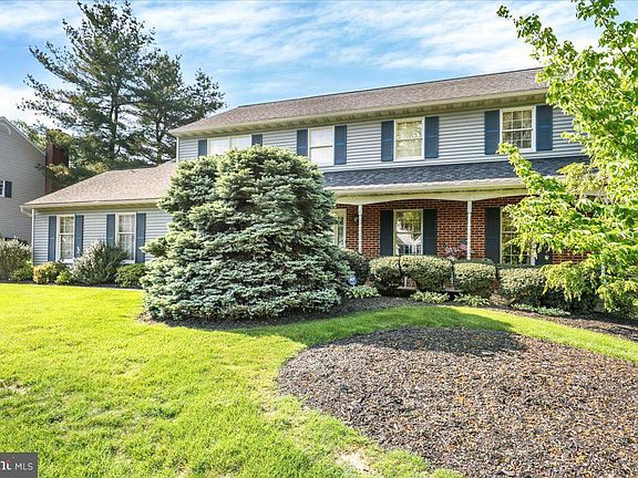 2nd image of 2019 Lincoln Ct