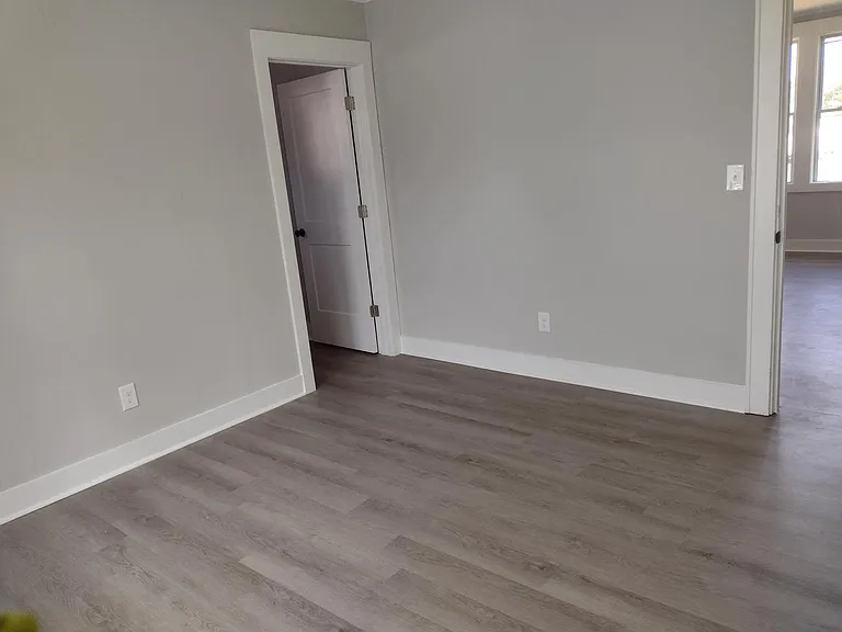 2121 Cosgrove Ave — Photo 15