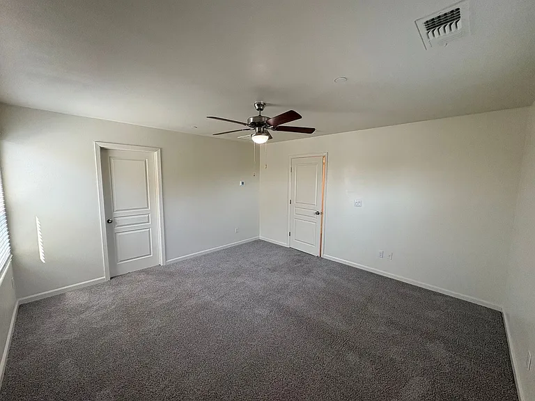641 S Laguna St — Photo 15