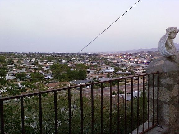 3rd image of 4212 Park Hill Dr