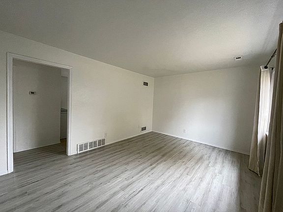 4th image of 1331 Abbott Ave