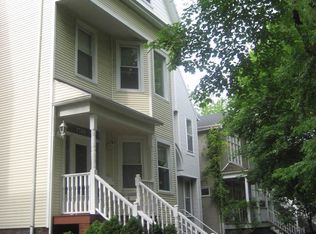 1746 W Nelson St #3, Chicago, IL 60657