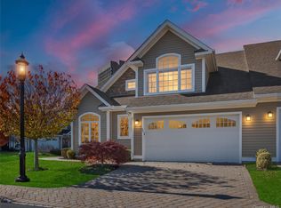 41 Michael Roberts Ct, Pearl River, NY 10965