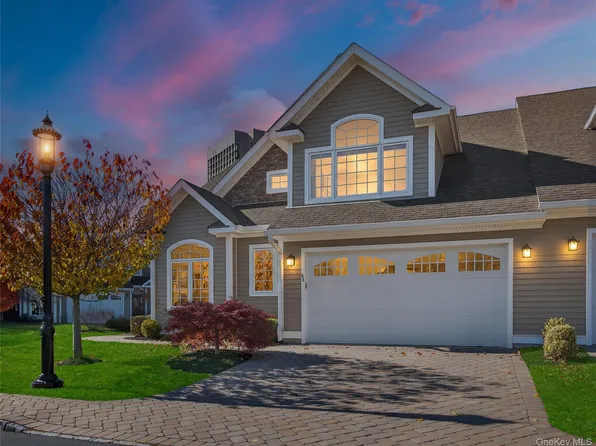 41 Michael Roberts Court, Pearl River, NY 10965