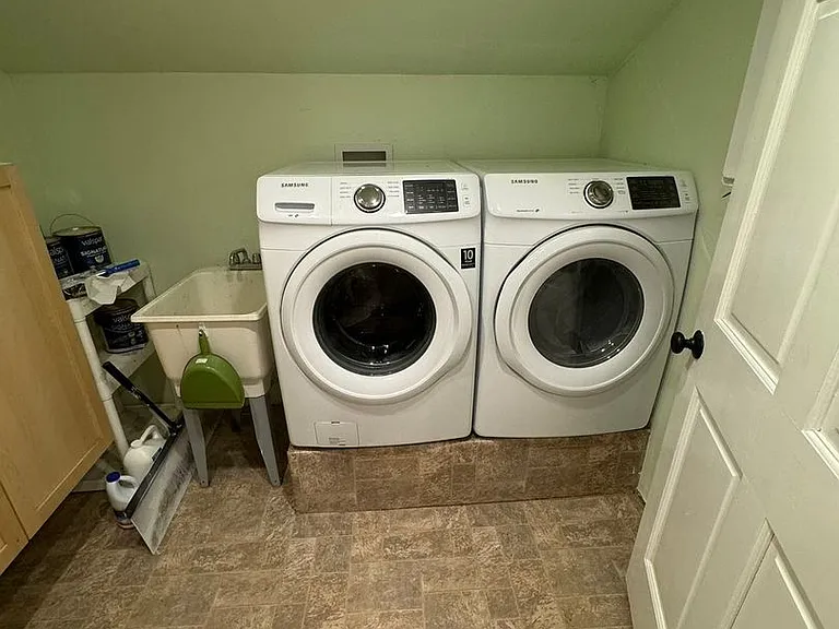 1901 Harrington Cir NE — Photo 19