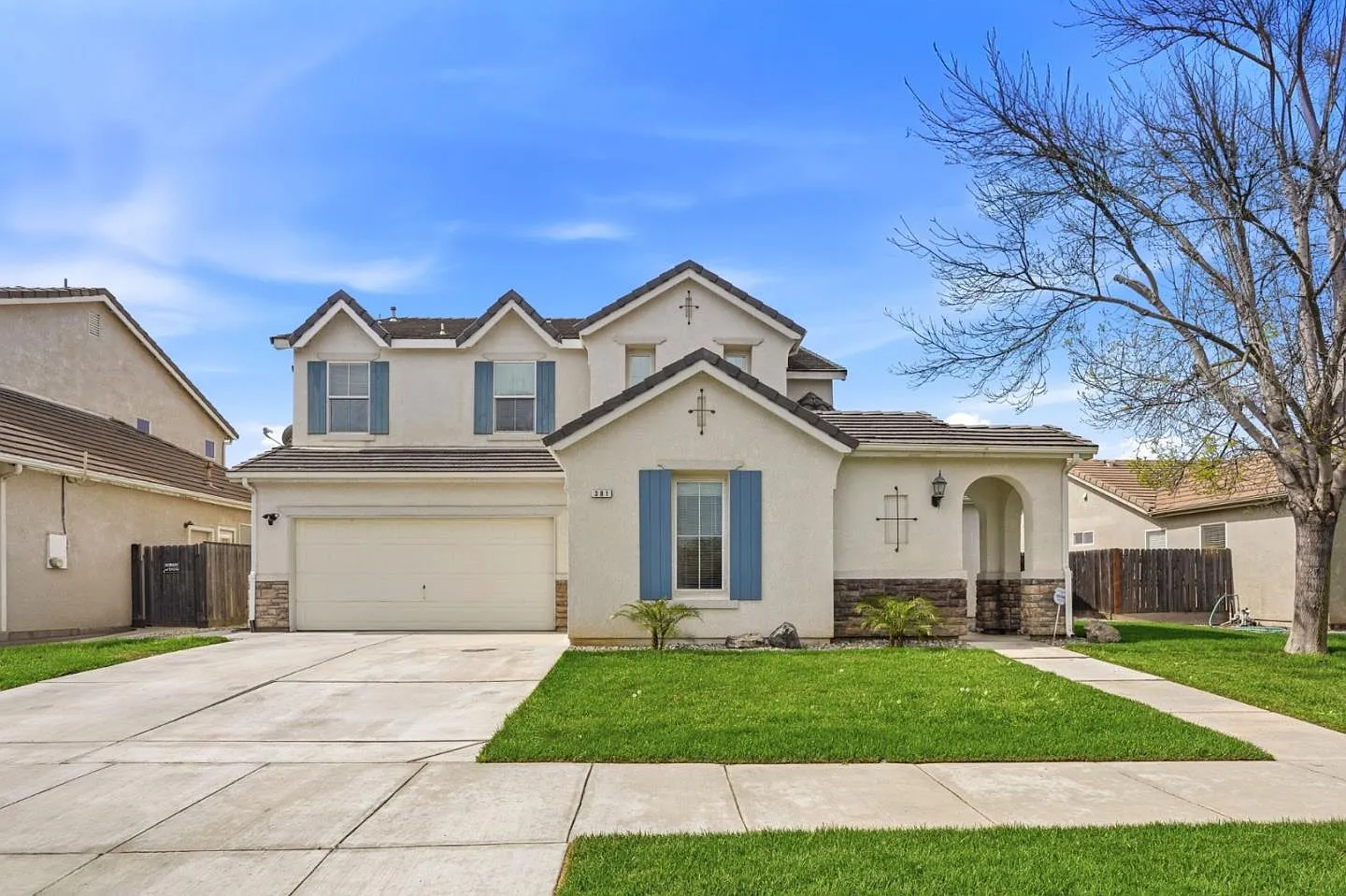 381 Honeybell St photo 1