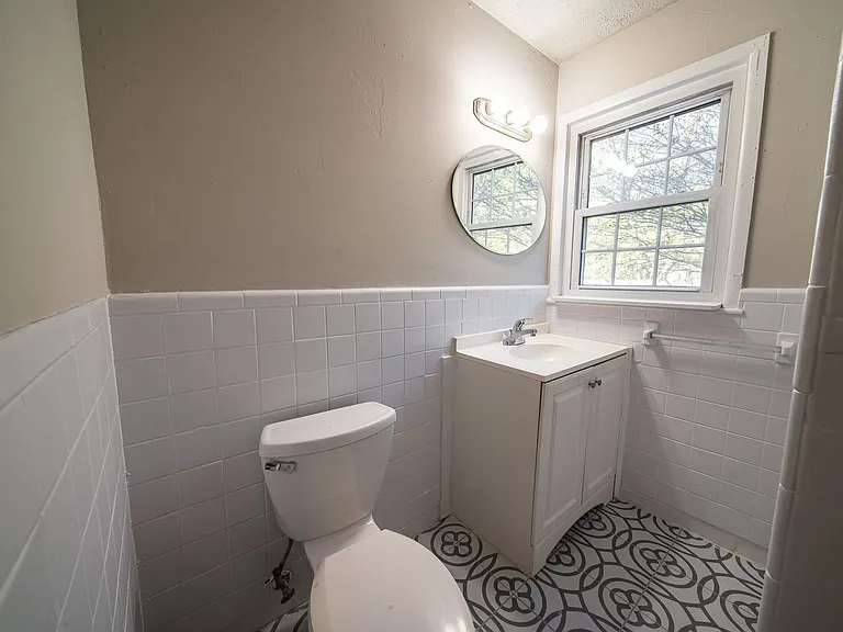 2333 Bruce Ave — Photo 7