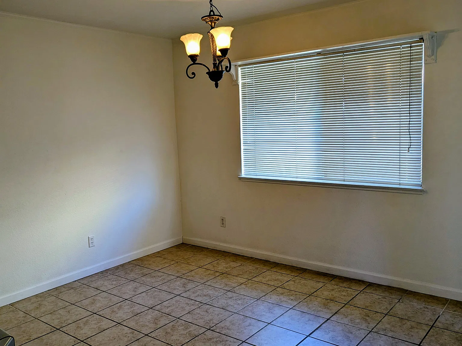 3 bed, 1313 sqft, $2,250 — Photo 4