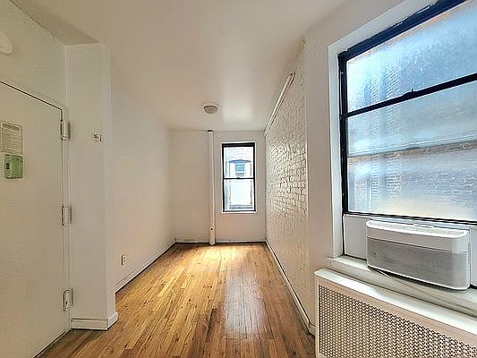 4th image of 124 E 4th St APT 15