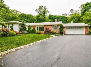 90 Southview Ter N, Middletown, NJ 07748
