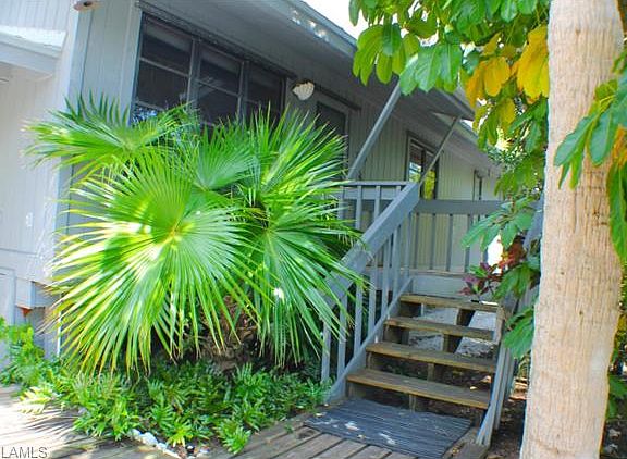 3rd image of 1380 Jamaica Dr