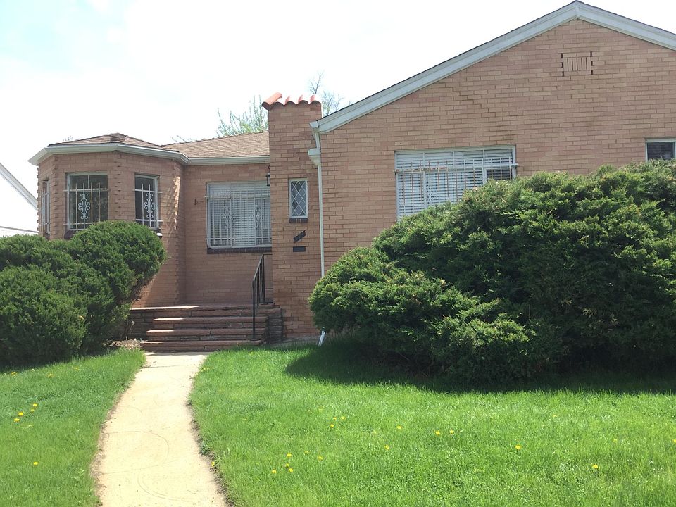 1st image of 774 Dahlia St