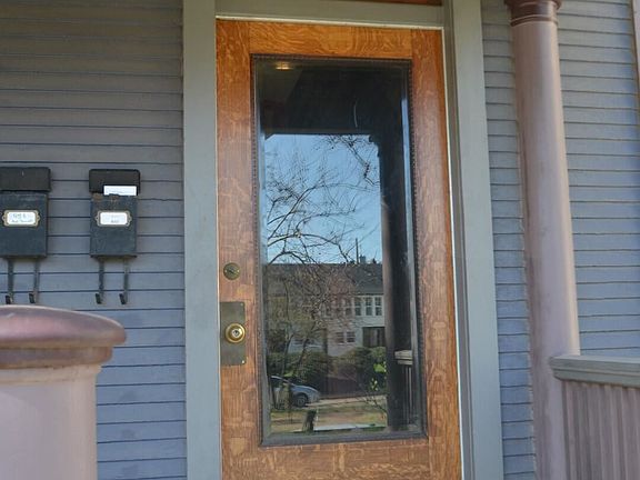 4th image of 458-60 Vermont Pl