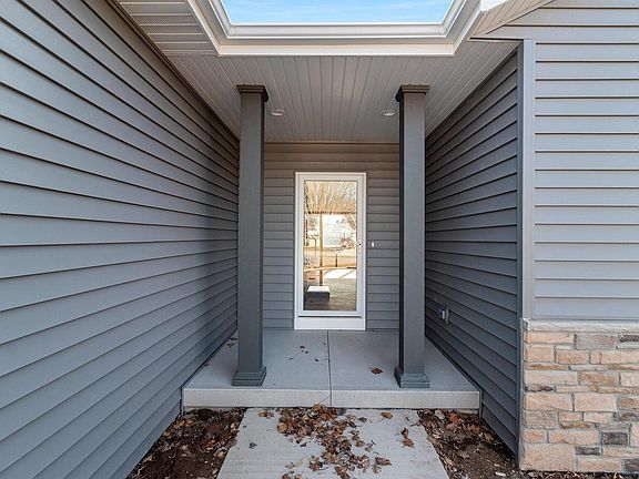 3rd image of 4631 Ridge COURT