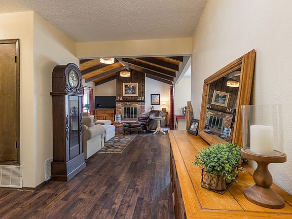 5th image of 1117 Sagebrush Trl SE