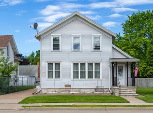 1609 Oregon St, Oshkosh, WI 54902