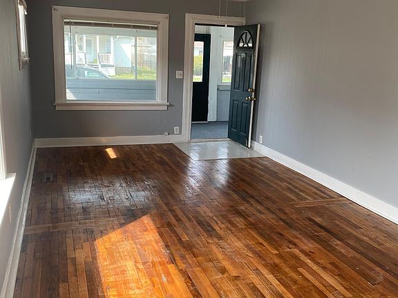 5th image of 23028 Hoover Ave