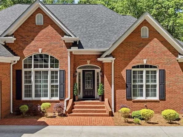 153 York Pl, Calhoun, GA 30701