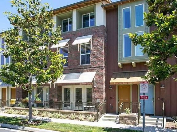 3rd image of 373 Aviator Ln