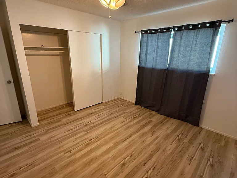 52 Byron Ave — Photo 6