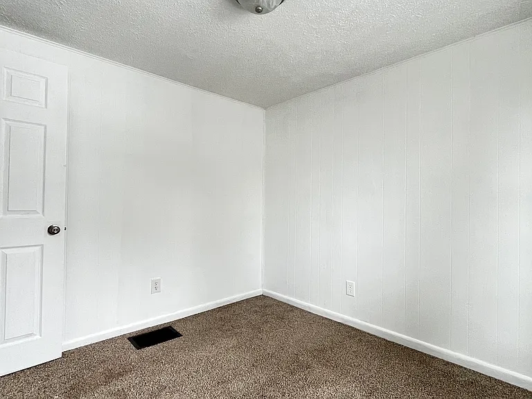 156 W Washington St #1 — Photo 7