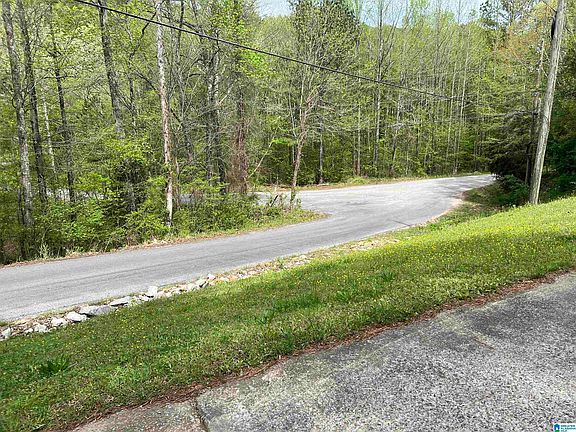 3rd image of 1158 Armstrong Rd