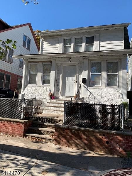 2nd image of 219 Schuyler Ave