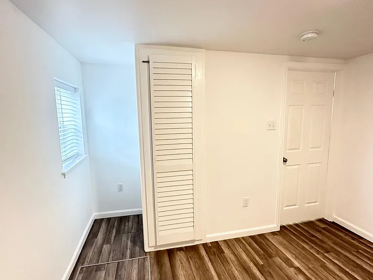 2921 Burns St #C — Photo 10