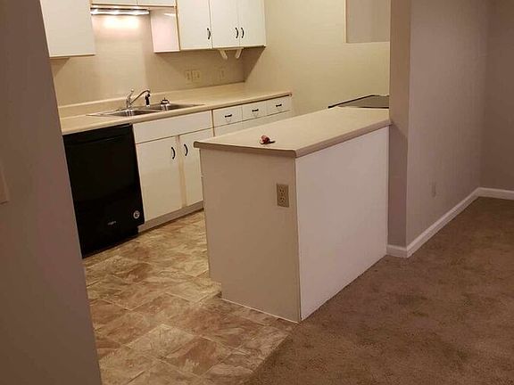3rd image of 1129 Robin Hood Ct #306