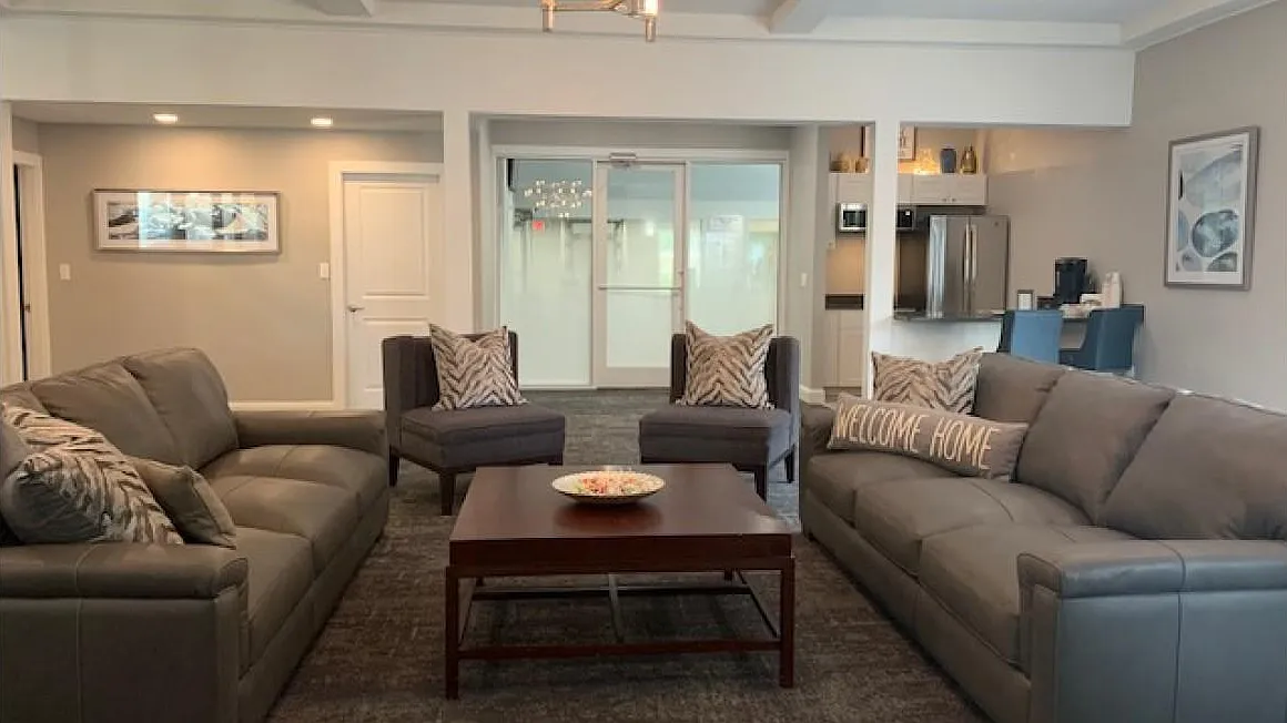 Yarmouth Pointe Apartment Homes — Photo 4