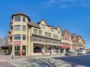 10 E Burlington St UNIT 2B, Riverside, IL 60546