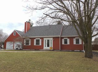 1813 Reynolds Dr, Charleston, IL 61920