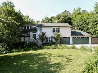 225 Farm Ct, Roswell, GA 30075