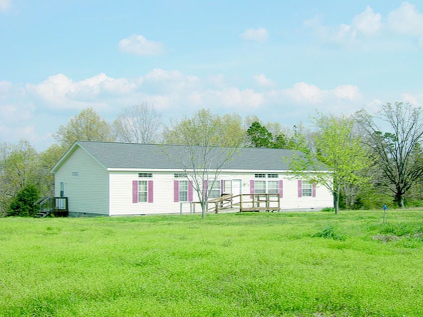 2nd image of 438 Hilltop Rd