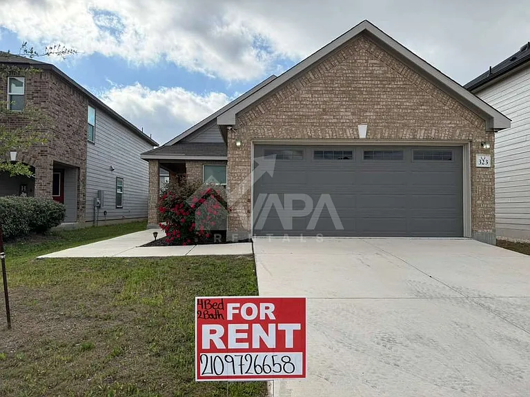 323 Deer Crest Dr — Photo 1