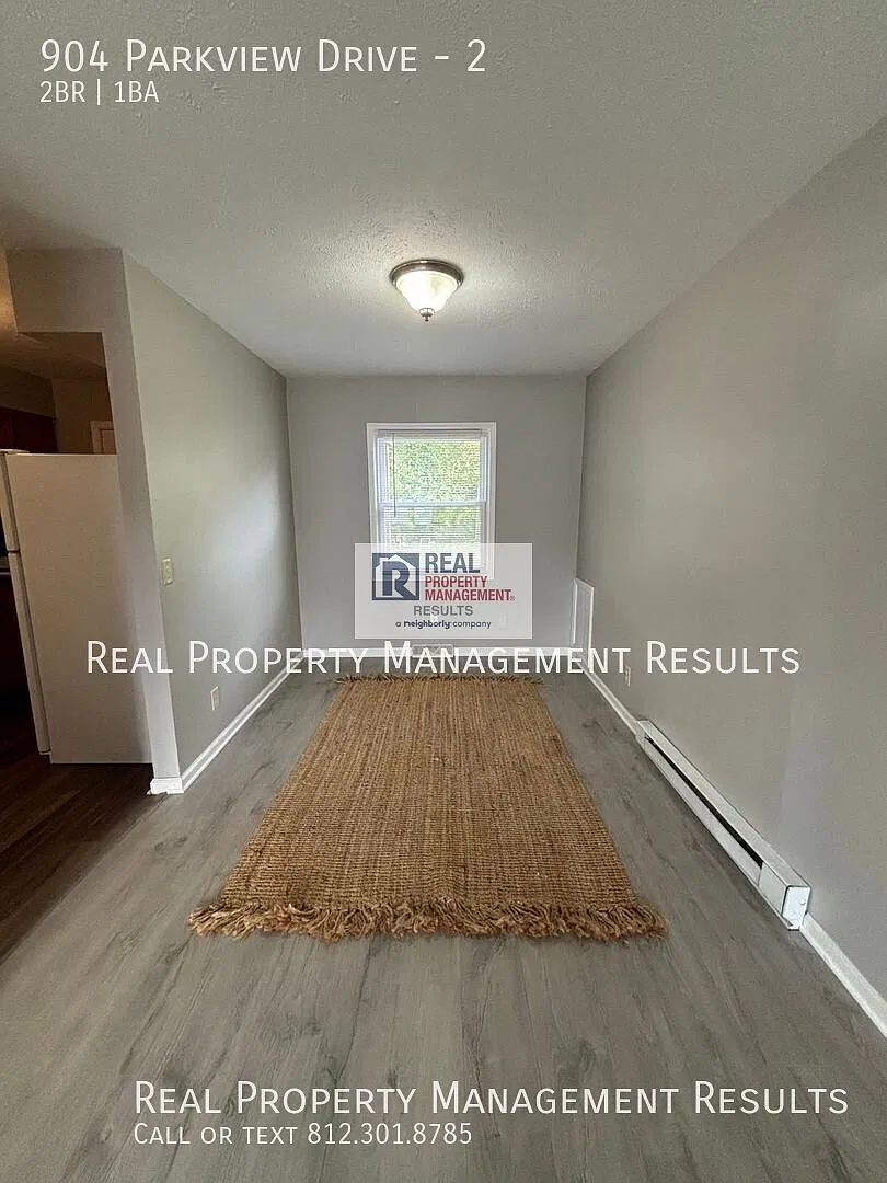 904 Parkview Dr — Photo 4