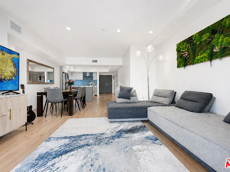 1515 S Holt Ave #204 — Photo 5