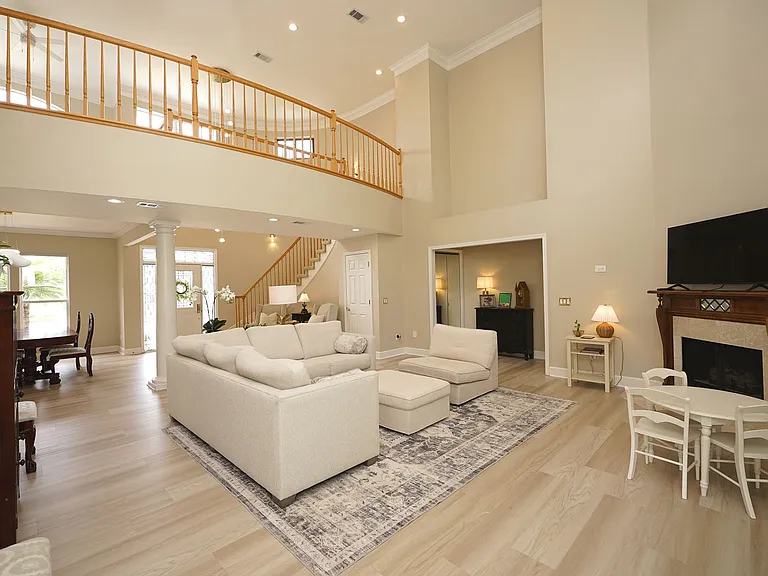 1534 Glenlake Cir — Photo 10