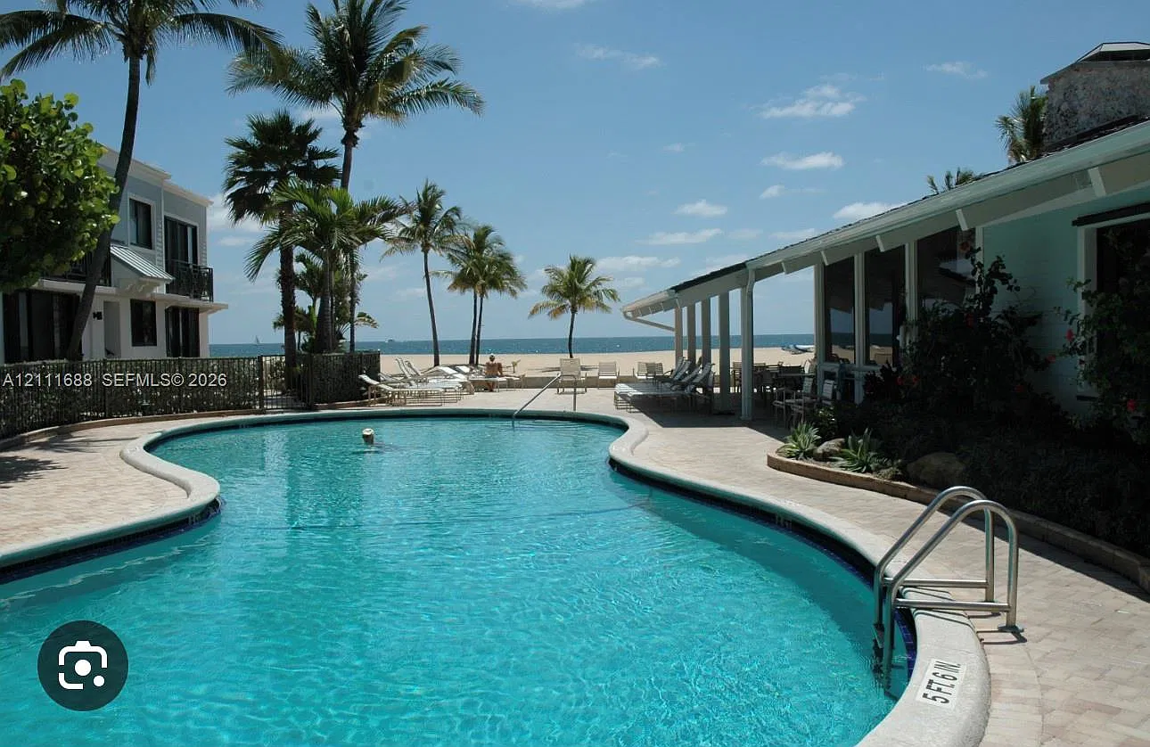 Oceanage Condo — Photo 2