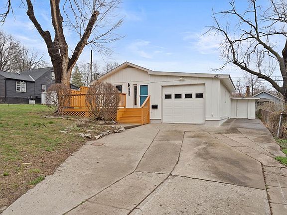 2nd image of 1905 S Hawthorne Ave