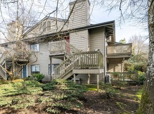 1927 Lake Isle Dr, Eugene, OR 97401