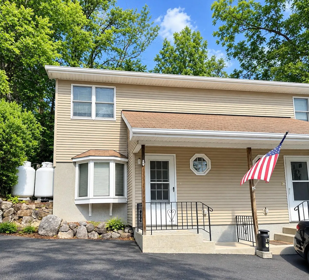 2 bed, 1.5 bath, 1500 sqft, $2,300 — Photo 1