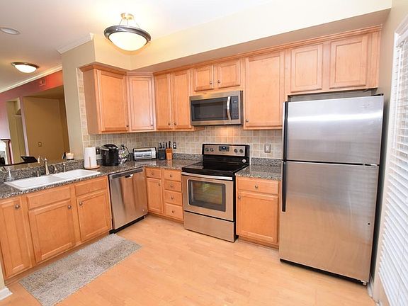 4th image of 424 E Ohio St #424D