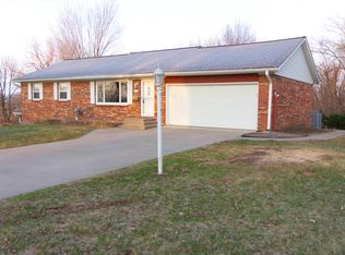 730 Schick Rd, Clinton, IA 52732