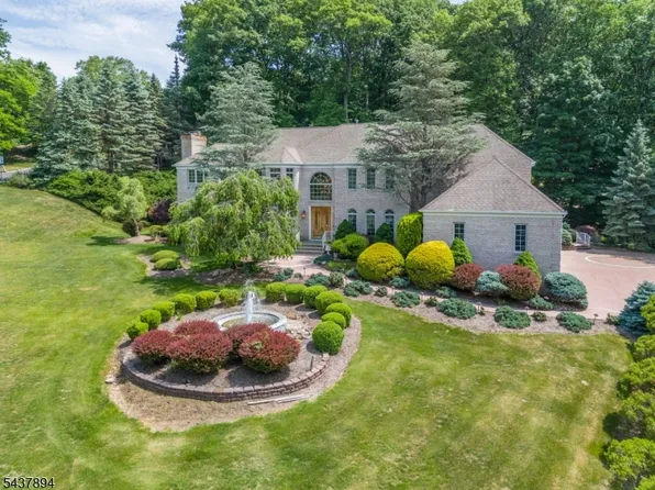 5 Raine Tree Ct, Kinnelon Boro, NJ 07405