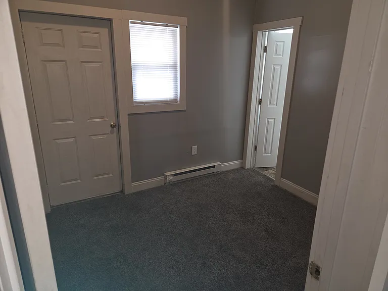 319 N 4th St #4-1 — Photo 2