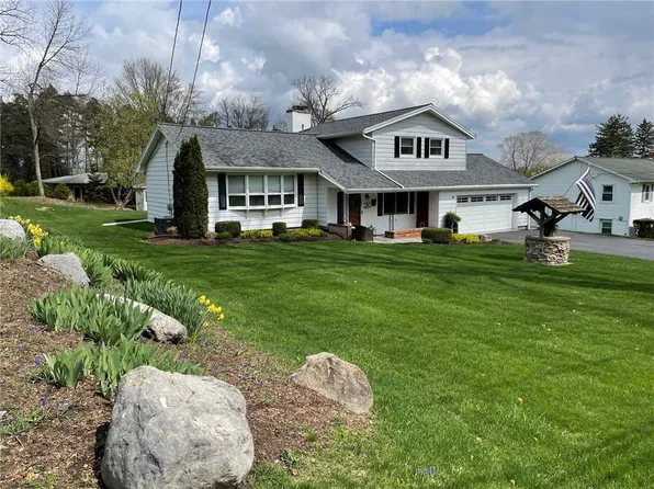 84 White Springs Ln, Geneva, NY 14456