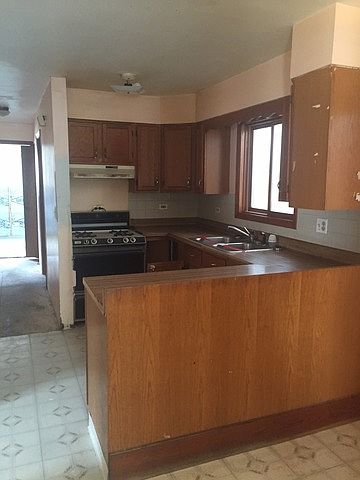 2nd image of 2513 N Rutherford Ave
