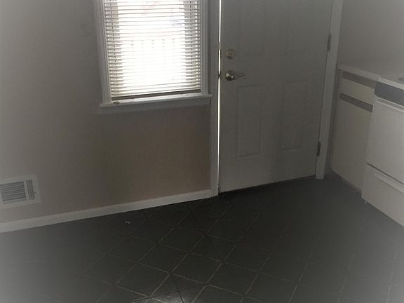 5th image of 3 Columbia Dr APT 4B