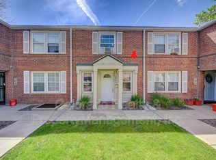 2821 Jasmine St, Denver, CO 80207